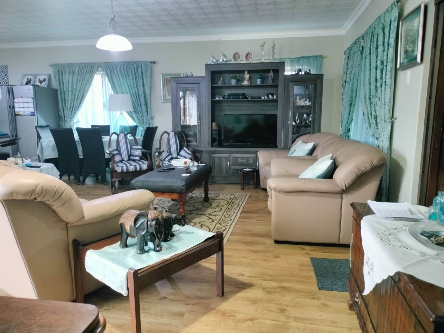 3 Bedroom Property for Sale in Deoville Park Western Cape